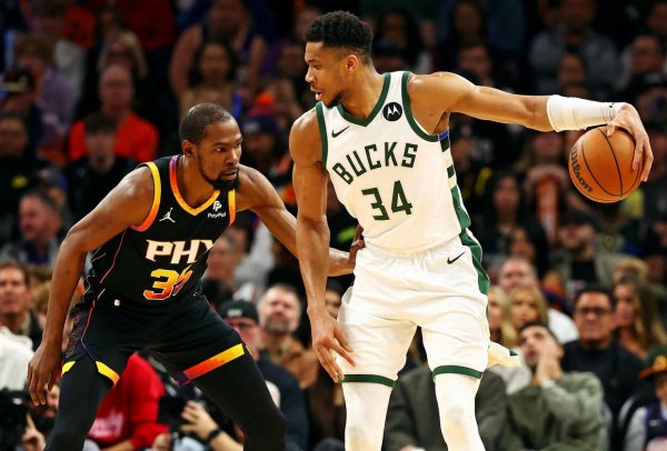 牛盈宝 炸裂！字母哥联手杜兰特？史诗级5换1方案来了，火箭造梦幻三巨头