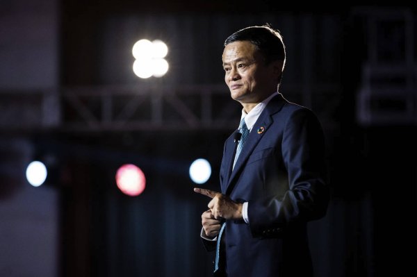 安信 彭博：马云“强势回归”，AI、外卖领域都有他的身影